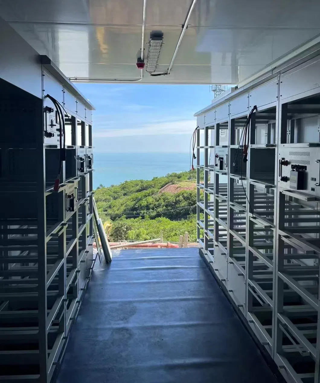 Distributed Photovoltaic Energy Storage System 3