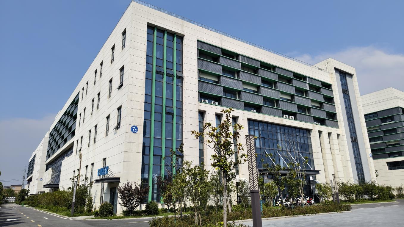Advanced machining center for complex orthopedic implant geometry