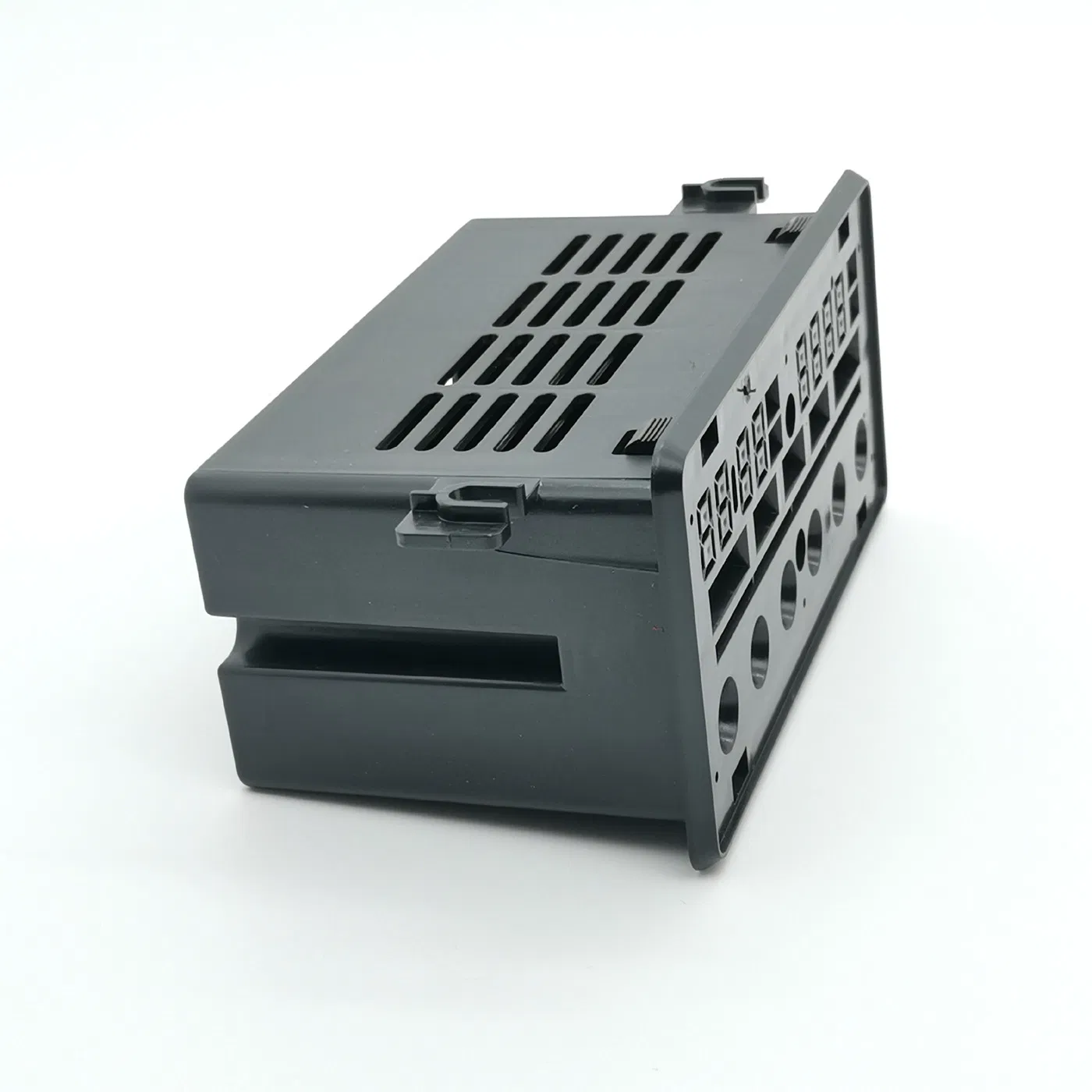 Tailored Plastic Molding Solutions for Healthcare and Everyday Use