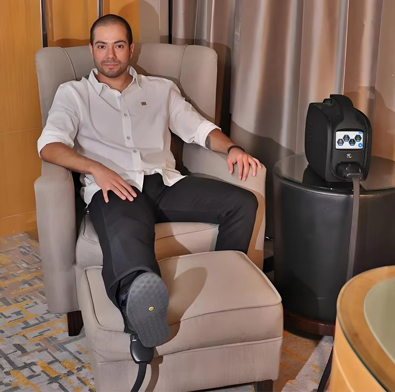 Vu-Cot03 Iceless Cold Compression Therapy Machine Medical Device with Adjustable Heat &amp; Massage for Sports Recovery