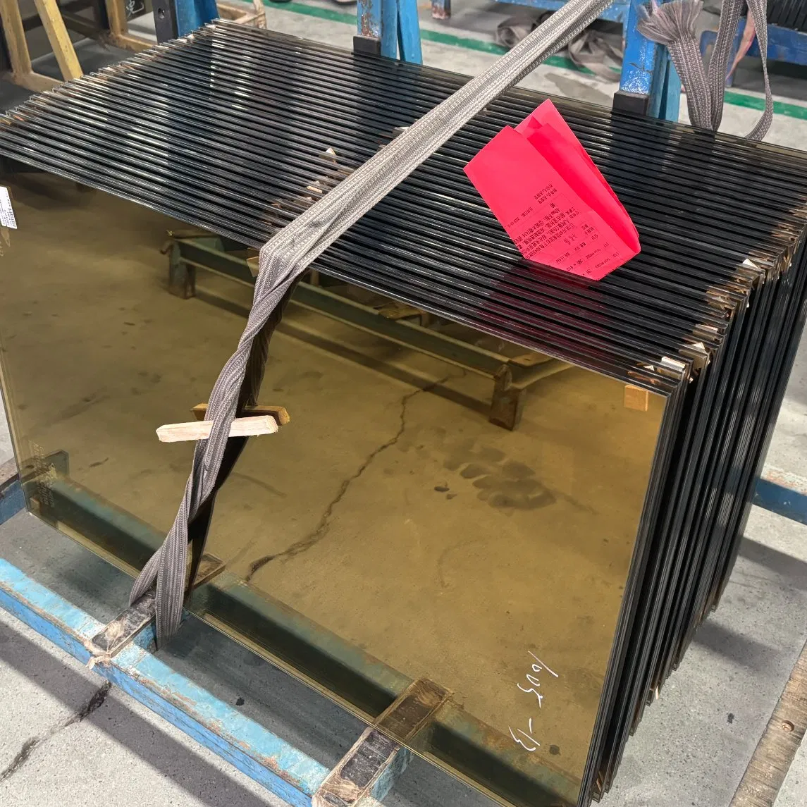 New Design with Vibrant and Safety Laminated Glass for Building Facade