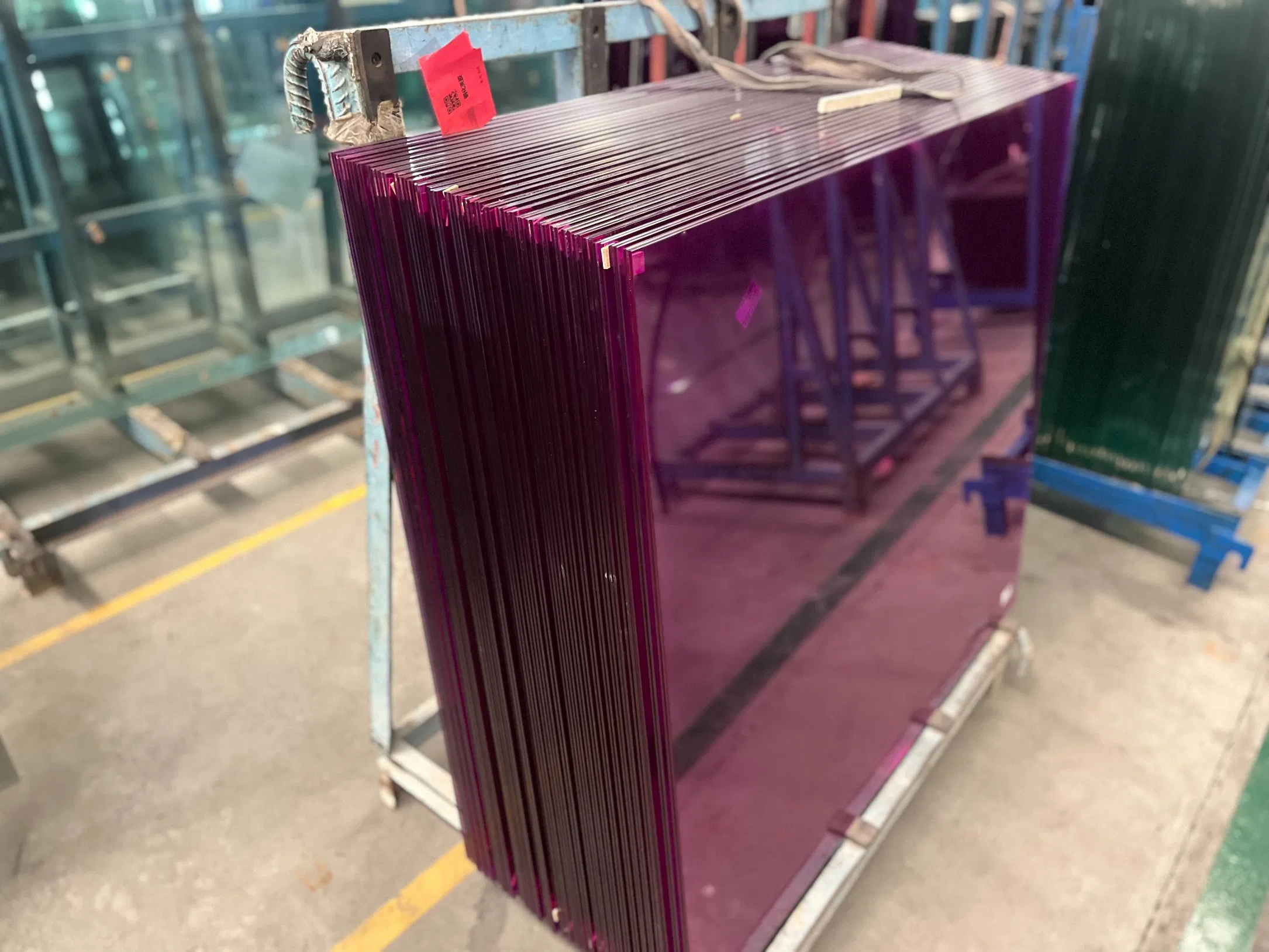New Design with Vibrant and Safety Laminated Glass for Building Facade