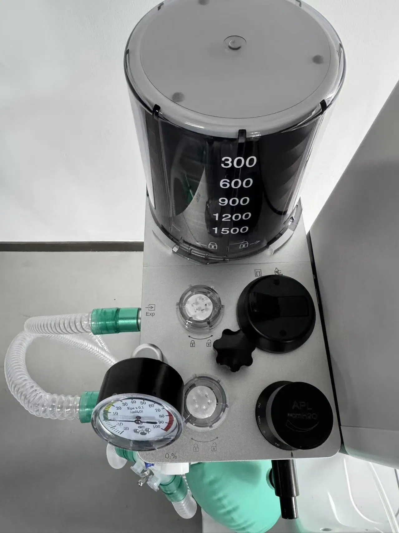 Ventilador de Anestesia Eléctrico Senwell Médico con Turbina Opcional/ Vcv/Pcv Máquina de Ventilador Médico 9" de Pantalla HD para Animales