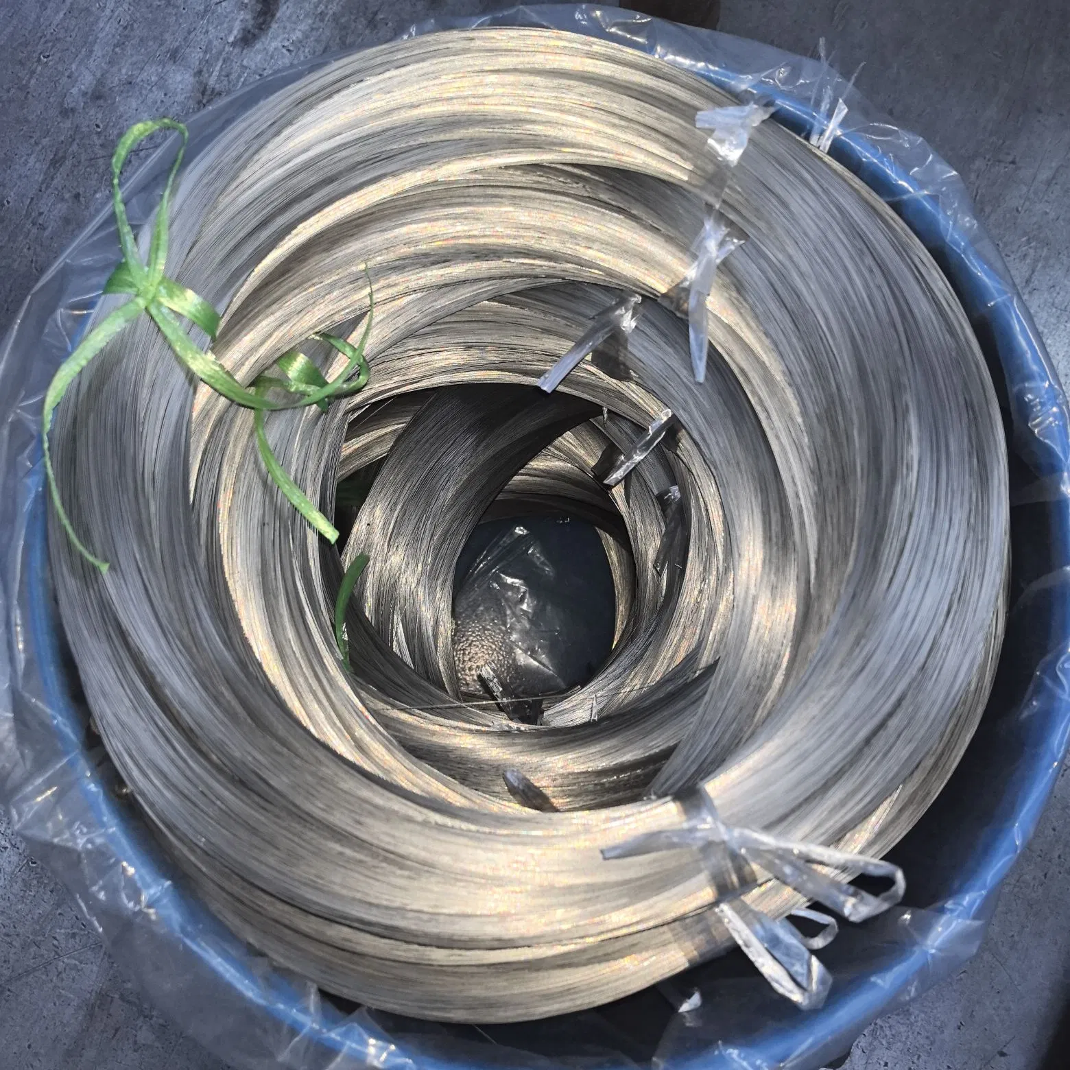 Hand Brush, Stainless Steel Wire, Wood Handle, for Cleaning, Brushing, and Stripping with Oil- Quenched and Tempered Steel Wire