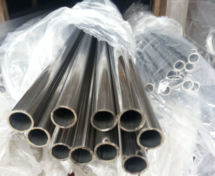 Stainless Steel Pipe/Tube 316/316L Customized Welded/Seamless Ss Round Construction Water Hydraulic