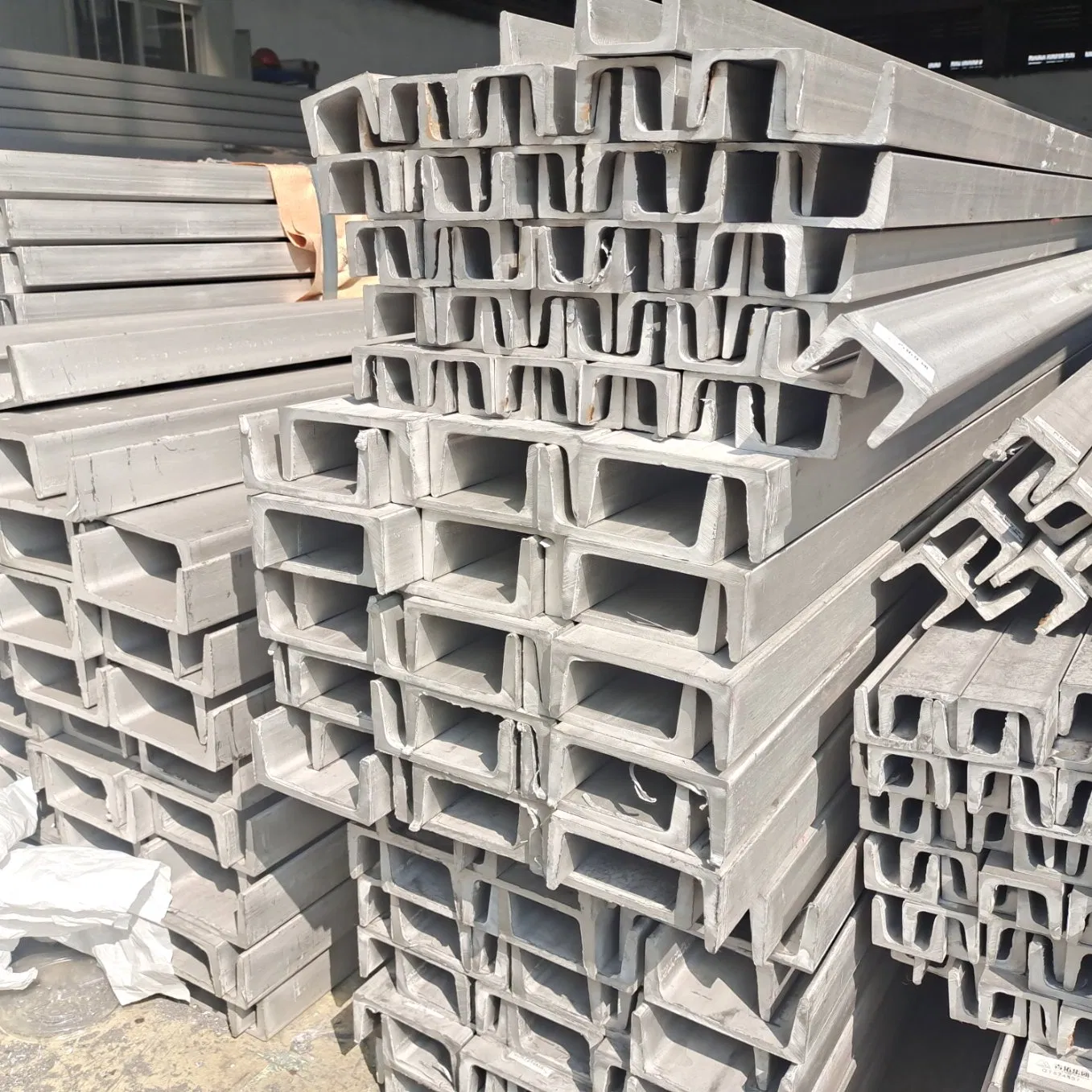 316 Corrugated Roofing Steel Sheet for Building Stainless Steel Angle Hot Rolled Angle