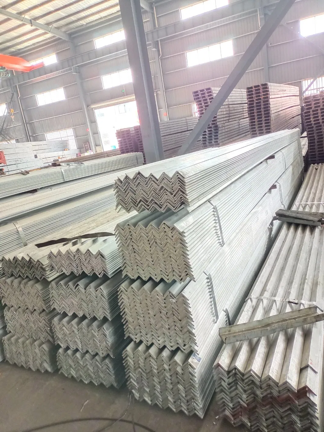 ASTM A36 A53 Q235 Q345 Carbon Stainless Steel Galvanized Iron L-Shape Mild Angle Bar Steel Angle Bars