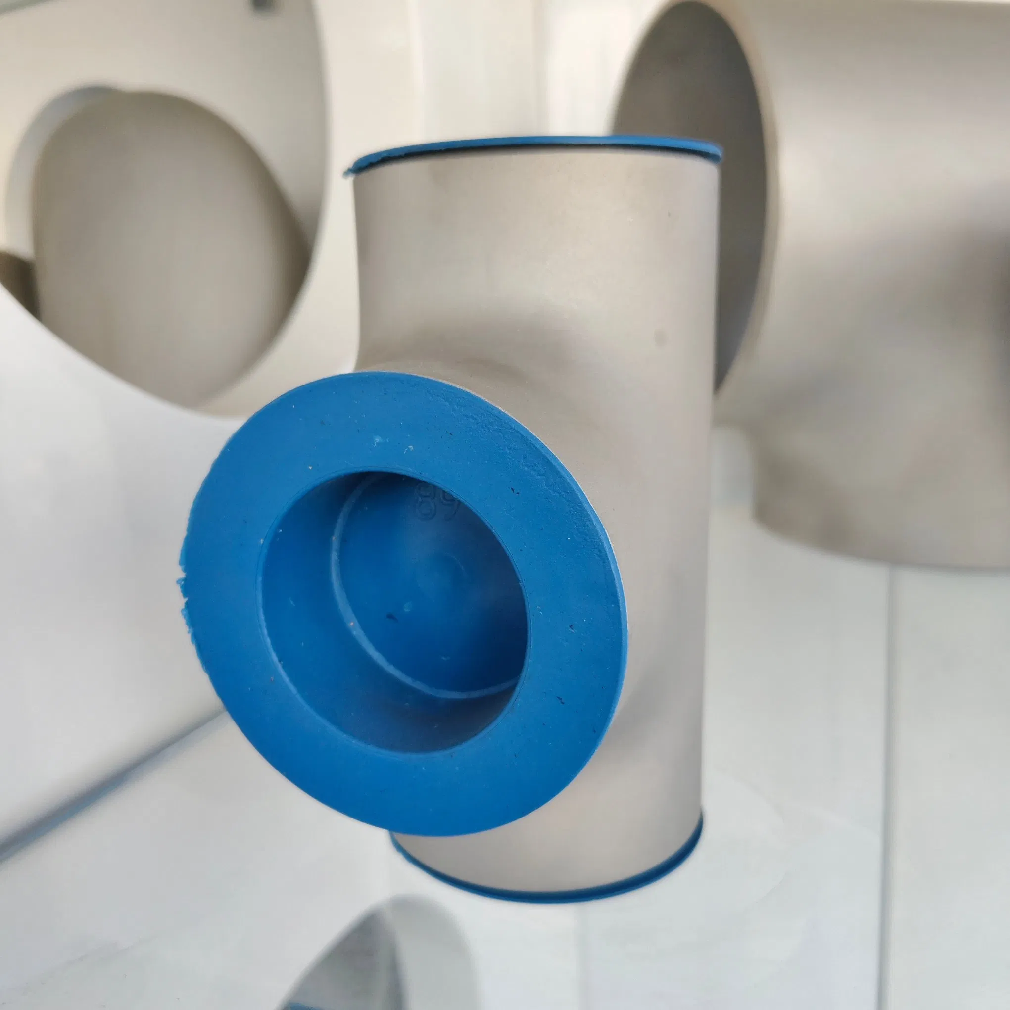 Customized High Quality Large Diameter ANSI B16.9/ASTM A234 Wpb Seamless Carbon Steel Stainless Steel Sch40 3/4*1/4*3/4 Pipe Fitting Equal &amp; Reducing Tee