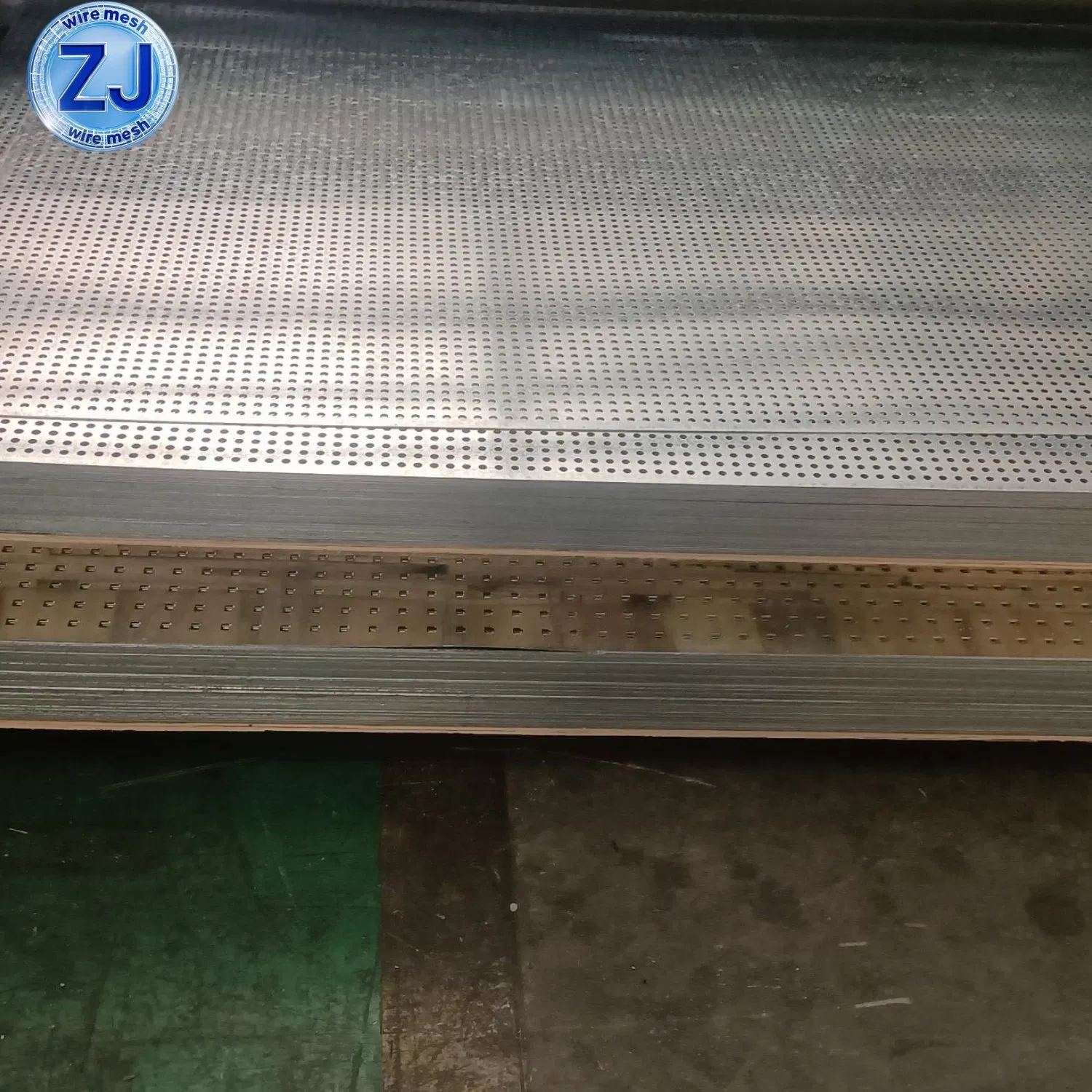 Decorative Stainless Steel/Aluminum/Galvanized Perforated Metal Sheet Metal Mesh Plate