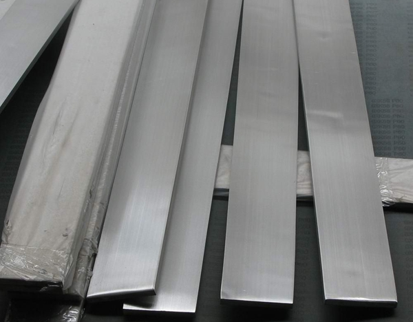 Hot Rolled 304 Stainless Steel Rounded Edge Flat Bar