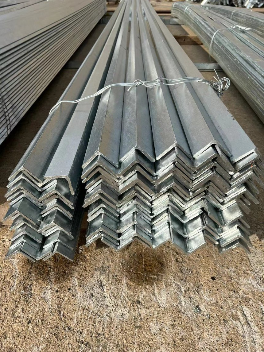 ASTM A36 A53 Q235 Q345 Carbon Stainless Steel Galvanized Iron L-Shape Mild Angle Bar Steel Angle Bars
