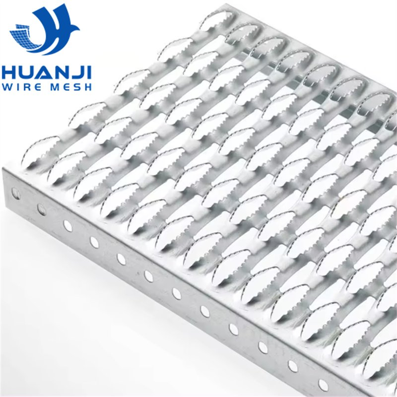 Stainless Steel Perforated Sheet Plank Grating Crocodile Teeth Anti-Skid Plate