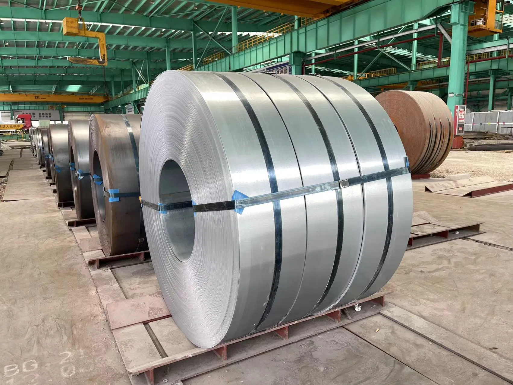 Corrosion-Resistant Materials 304 Stainless Steel Coil Galvanized Galvalume Hot Cold Rolled Stainless Steel in Coil