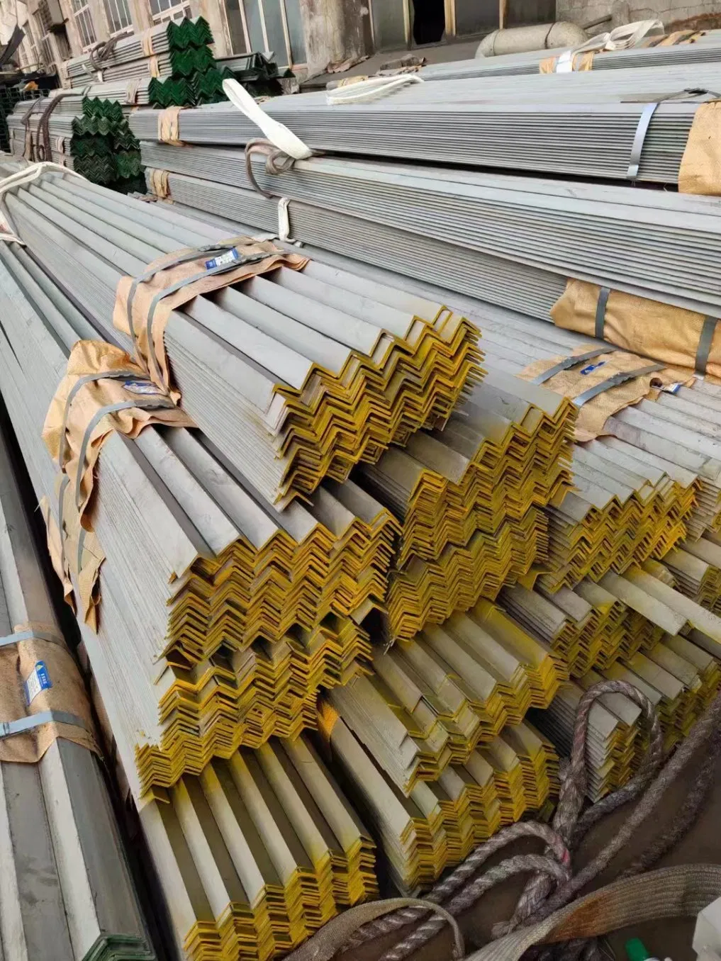 Best Price Steel Frames En 1.4301 304 Stainless Steel 75X75 Angle Standard 50X50X5 mm Galvanized Punched Steel Angle Bar