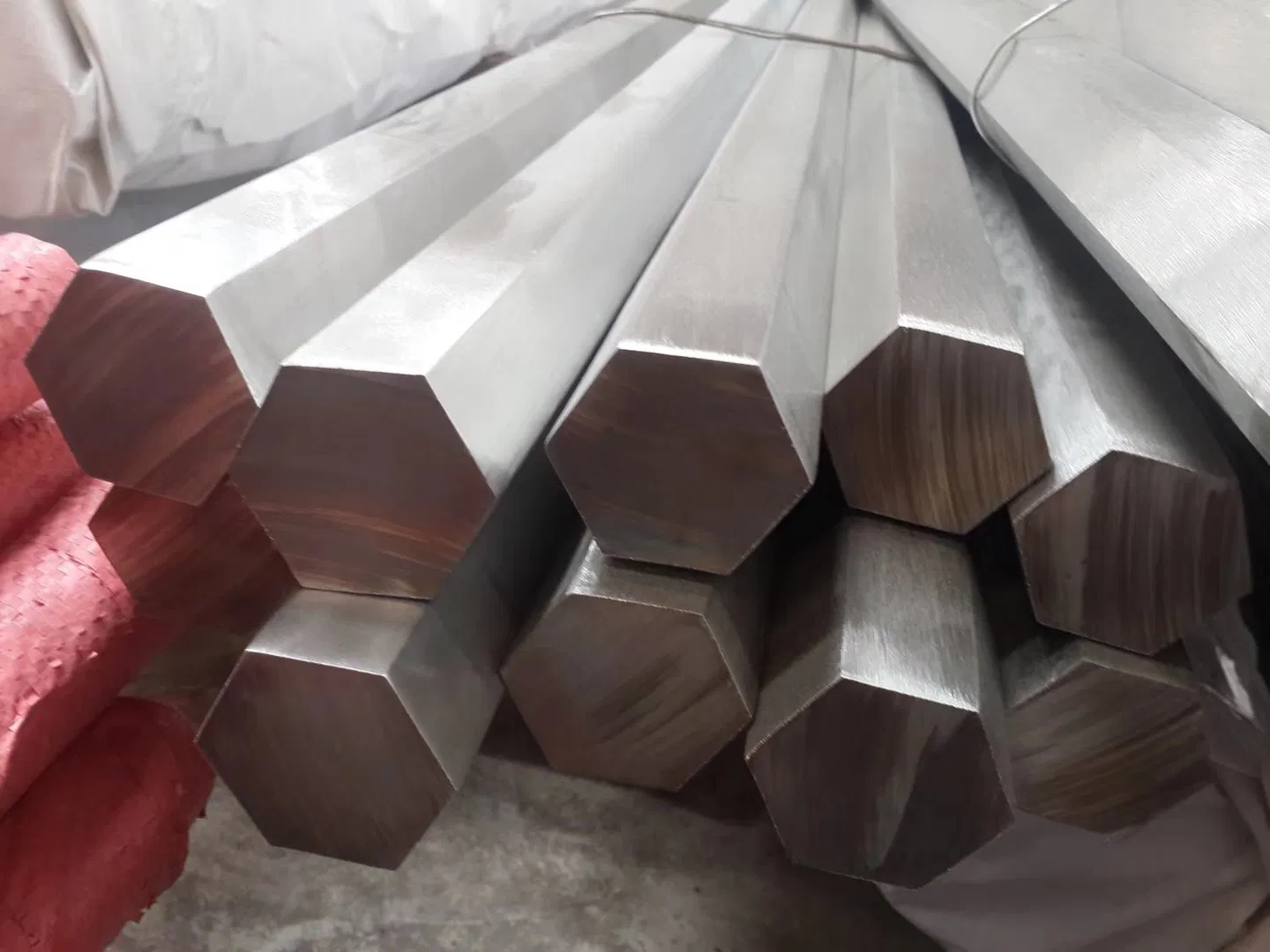 AISI ASTM 304 321 316 201 304L 316L 309S 310 409 410 Round Square Hex Flat Stainless Steel Bright Solid Bar