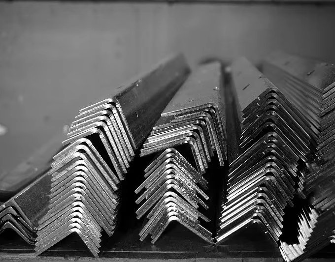 Best Price Hot Rolled Perforated Hot Dipped Galvanized Steel 904L Stainless Steel Angle Bar