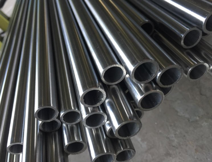 Stainless Steel Pipe/Tube 316/316L Customized Welded/Seamless Ss Round Construction Water Hydraulic