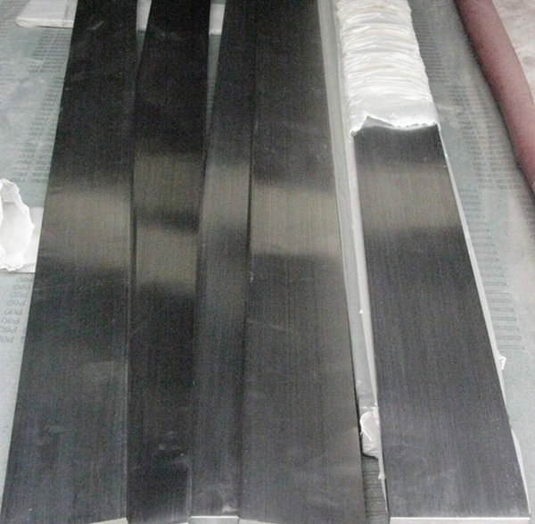 Hot Rolled 304 Stainless Steel Rounded Edge Flat Bar
