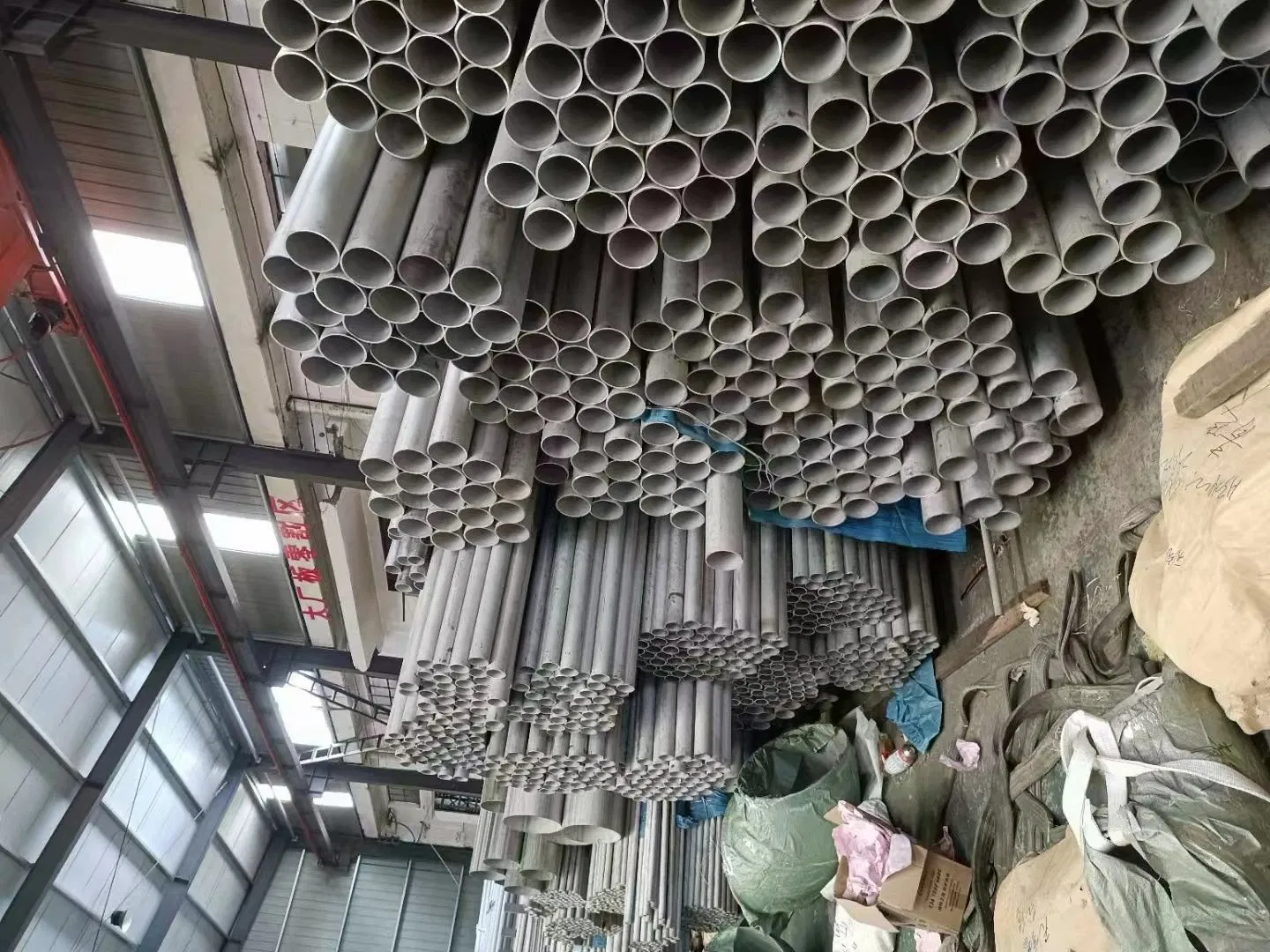 TP304L Stainless Steel Pipe Ss 321 Seamless/Welded DN80 Sch40 Pickling SUS316L 316ti Round Rectangle/Square No. 4 China Factory 304 Stainless Steel Pipe