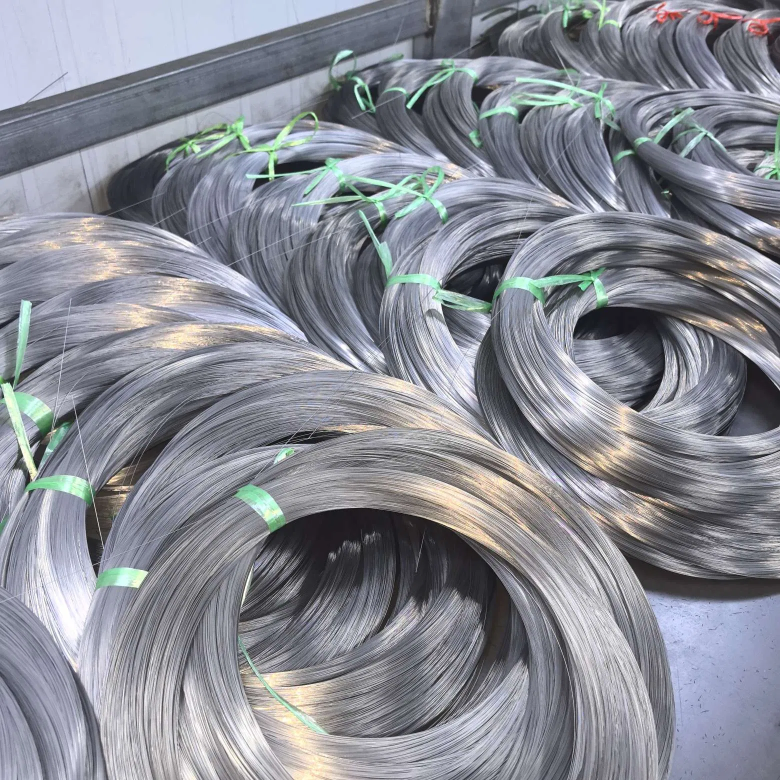 Hand Brush, Stainless Steel Wire, Wood Handle, for Cleaning, Brushing, and Stripping with Oil- Quenched and Tempered Steel Wire