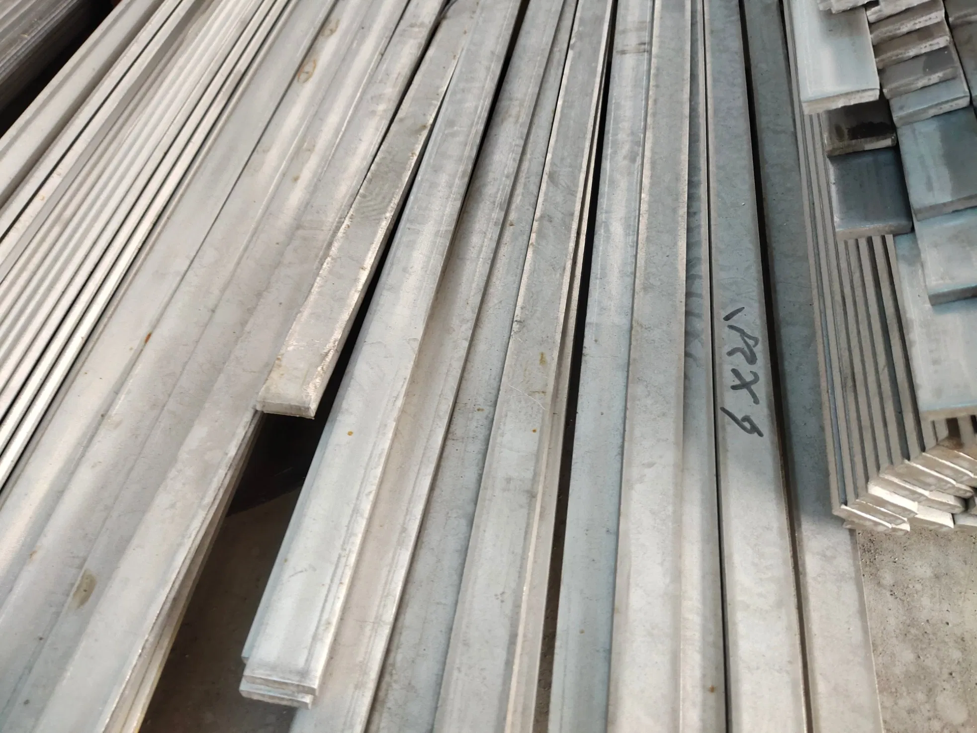 Hot Sale Ss Flat Bar En1.4301 Stainless Steel 304 Flat Bar Weight
