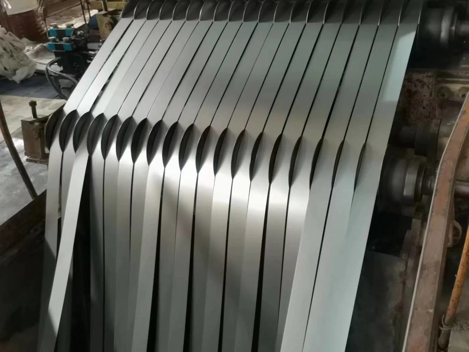 Corrosion-Resistant Materials 304 Stainless Steel Coil Galvanized Galvalume Hot Cold Rolled Stainless Steel in Coil