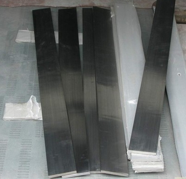 Hot Rolled 304 Stainless Steel Rounded Edge Flat Bar