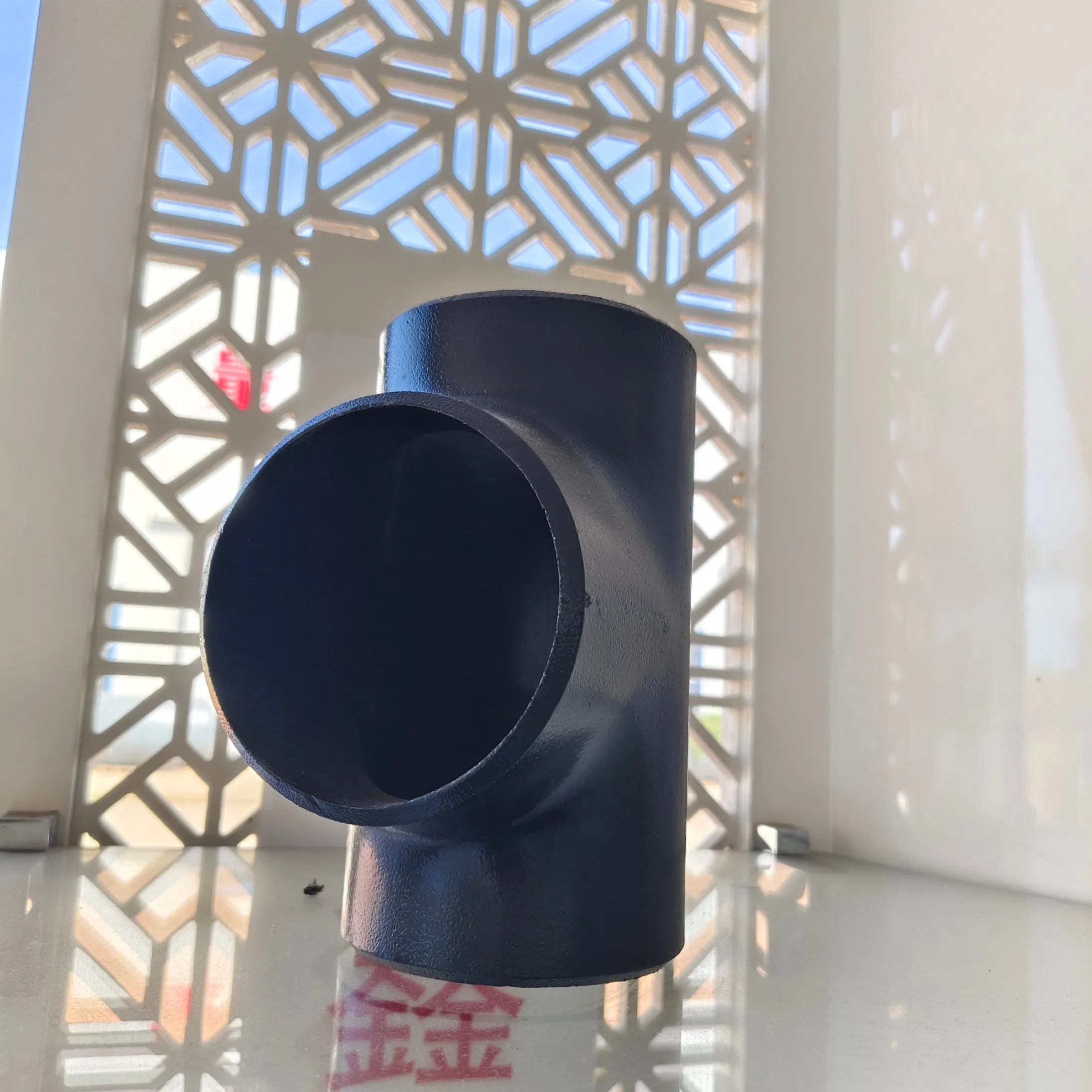 Customized High Quality Large Diameter ANSI B16.9/ASTM A234 Wpb Seamless Carbon Steel Stainless Steel Sch40 3/4*1/4*3/4 Pipe Fitting Equal &amp; Reducing Tee