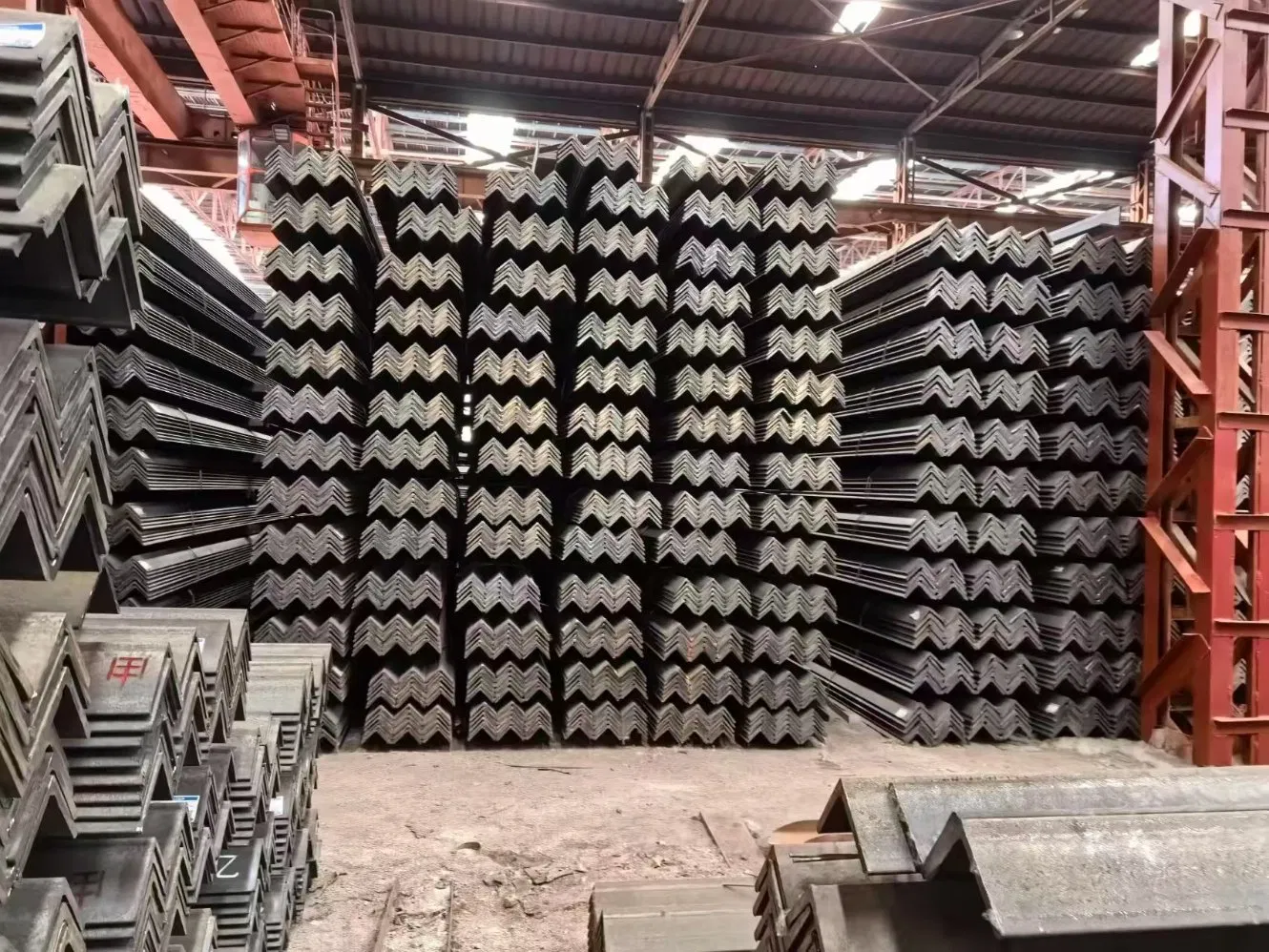 Best Price Steel Frames En 1.4301 304 Stainless Steel 75X75 Angle Standard 50X50X5 mm Galvanized Punched Steel Angle Bar