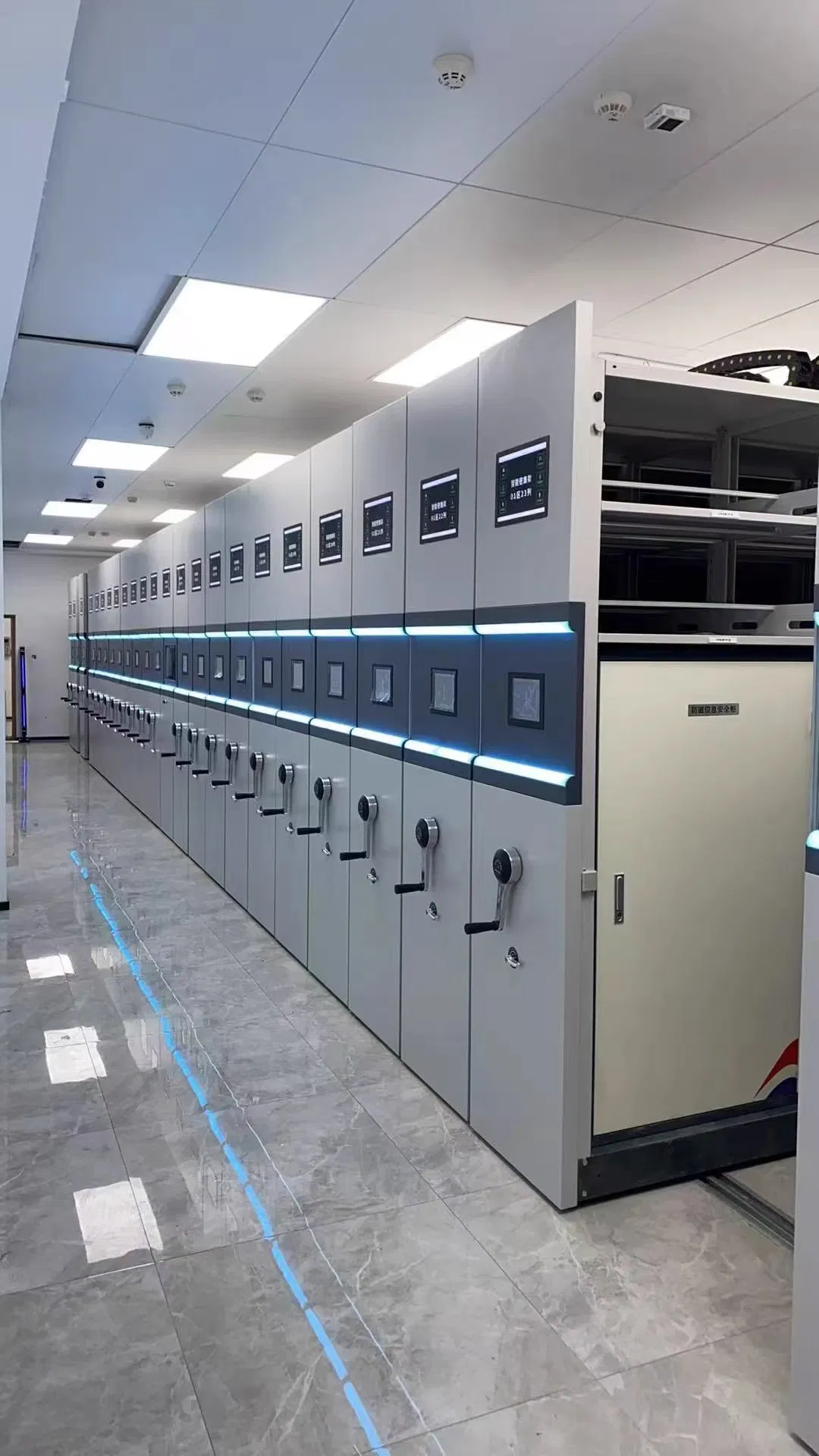 Smart Warehouse Integrated Platform Digital Archive Hand-Cranked Mobile Data Base Cabinet Modern Dense Rack Monitoring System