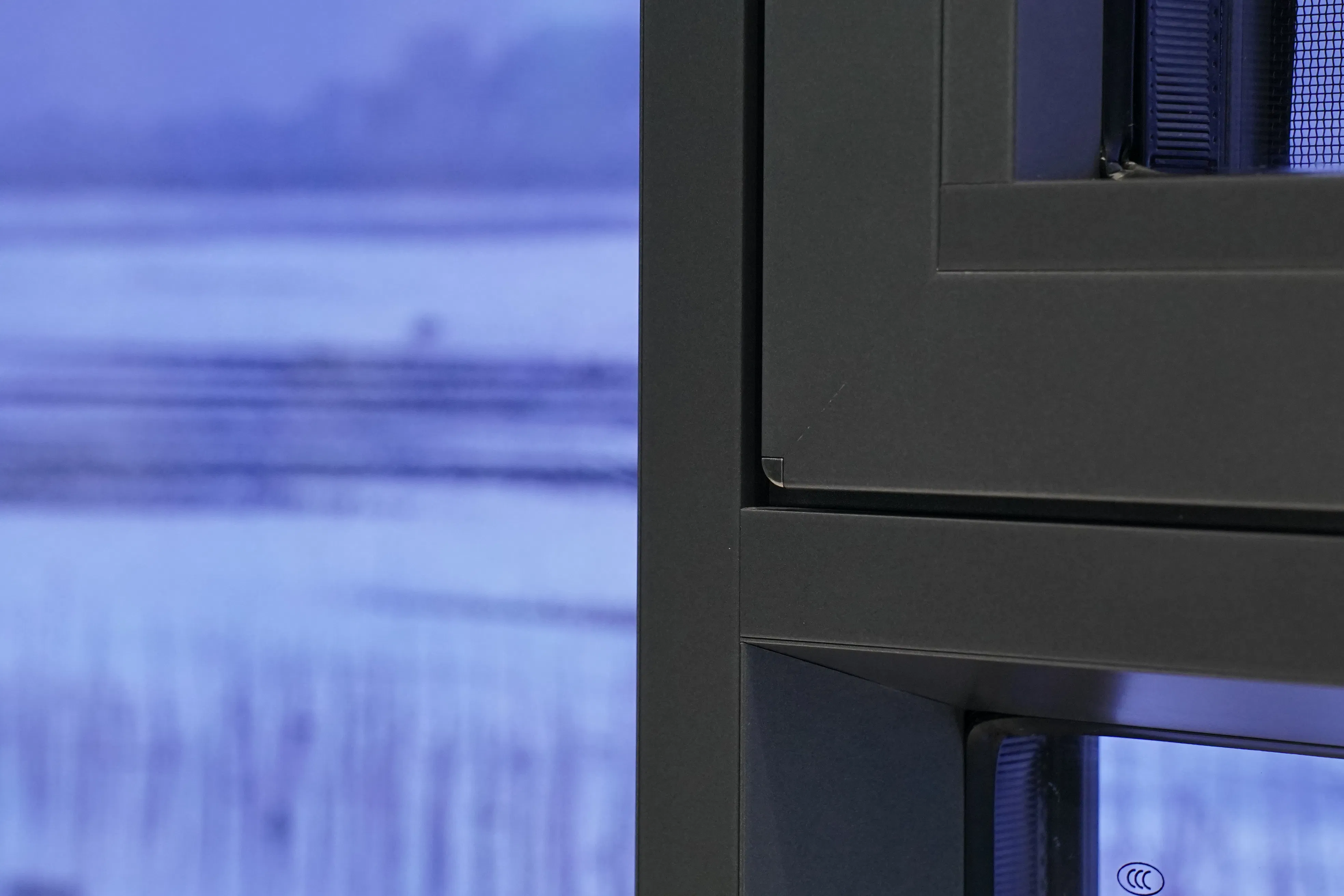 Cerradura de seguridad premium para ventanas de aluminio en villas