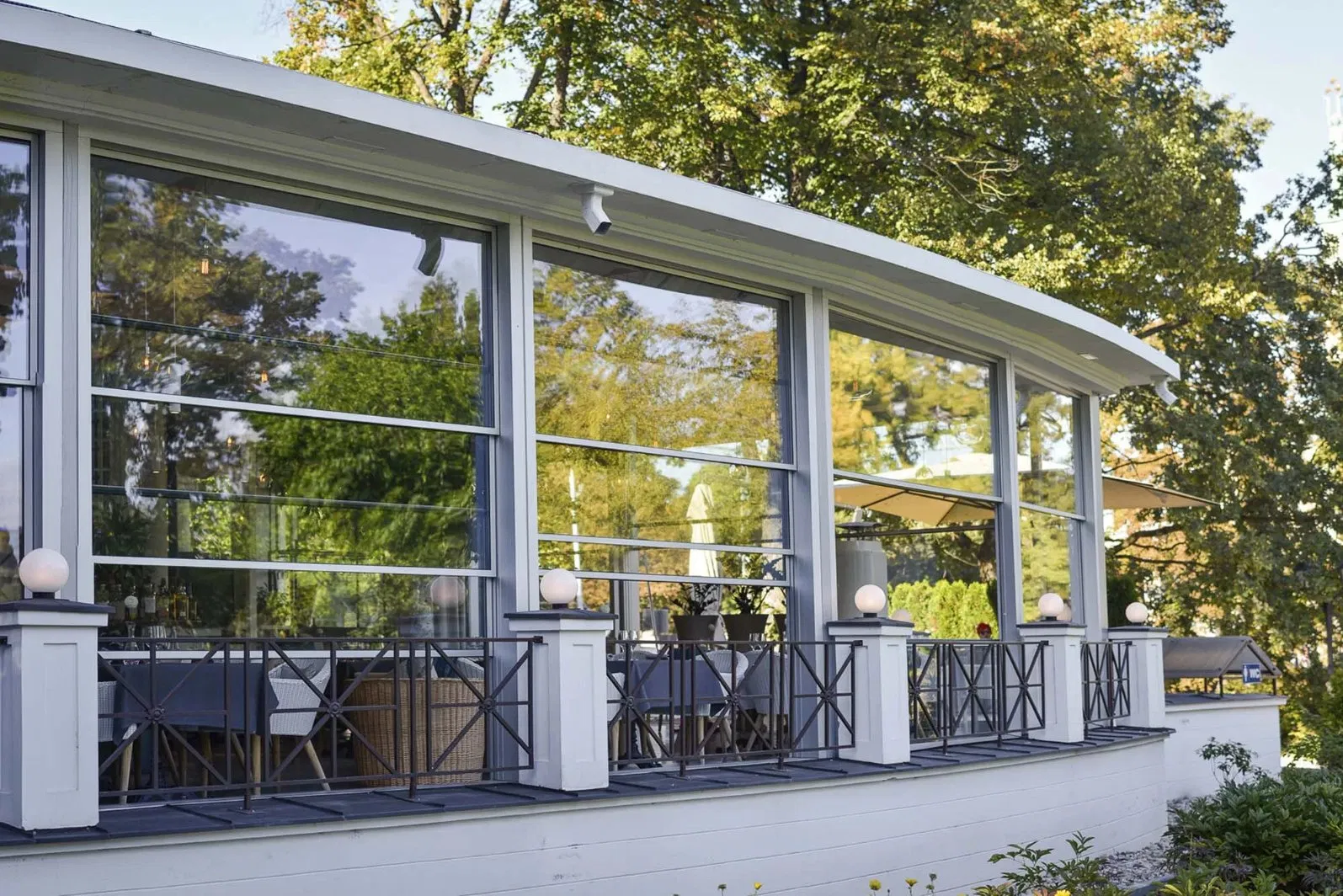 Ventana deslizante vertical eléctrica de aluminio comercial de tamaño personalizado con 5-Year garantía de vidrio templado doble acristalamiento