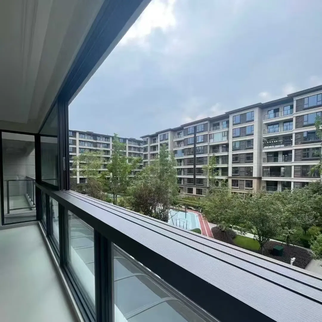 Ventana deslizante de aluminio para cerramiento de balcón con aislamiento acústico y térmico