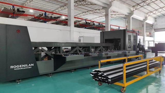Instalaciones de fabricación de ventanas de aluminio en Foshan Taino Windows