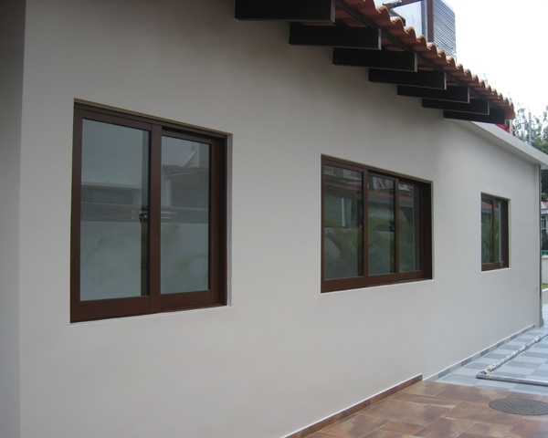 Aislante térmico persiana de aluminio con lamas, doble cristal, mosquitera, ventana americana con ruptura térmica, ventanas deslizantes
