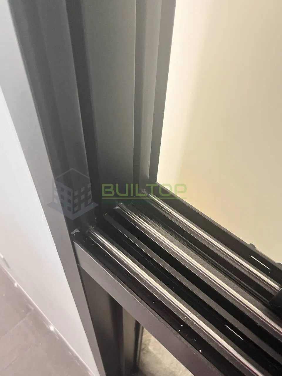 Ventanas de aluminio modernas de casa, ventanas de doble acristalamiento, marco de ventanas deslizantes horizontales