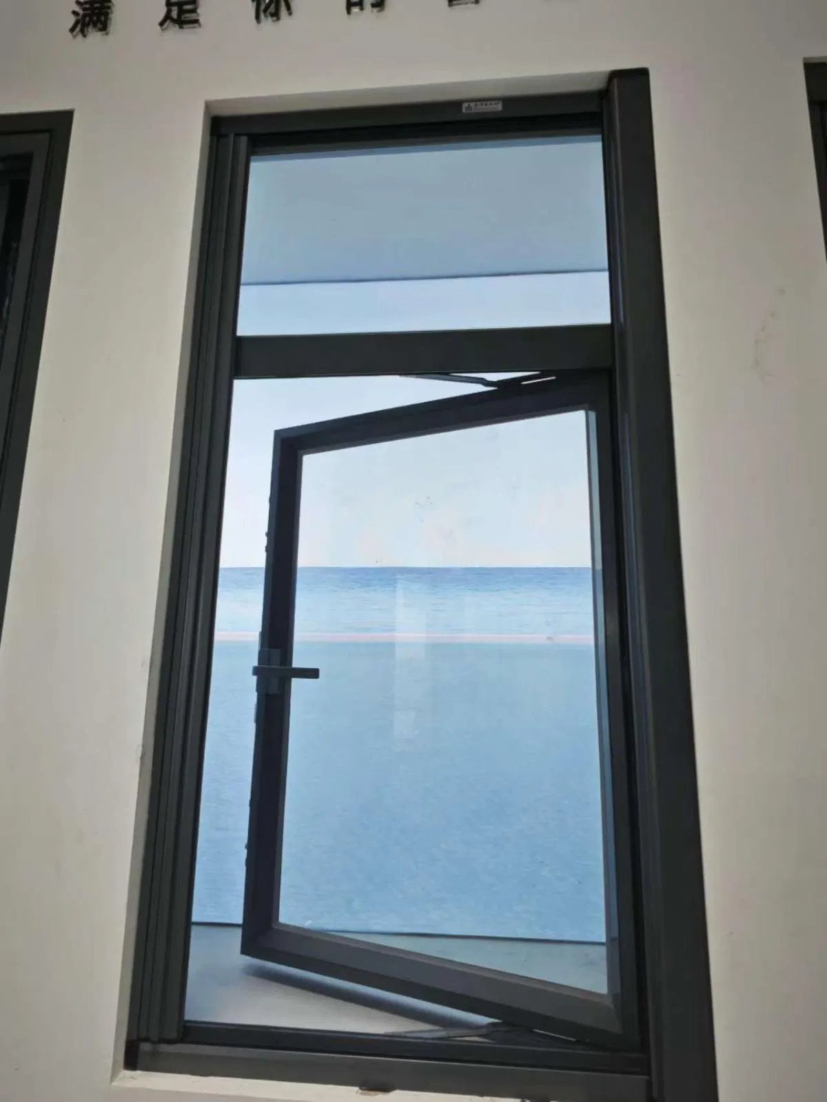 Pantalla deslizante universal sin marco que difunde la luz para ventanas en dormitorios residenciales