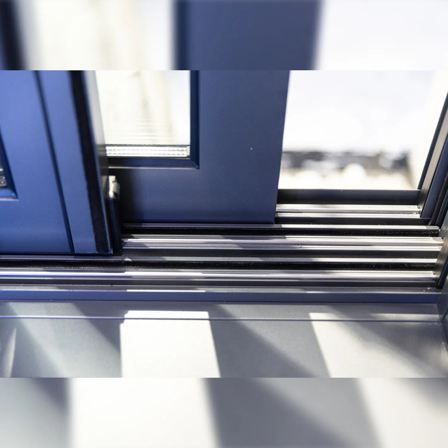 Ventana deslizante de aluminio con vidrio aislante relleno de gas argón y recubrimiento Low-E de tamaño personalizado