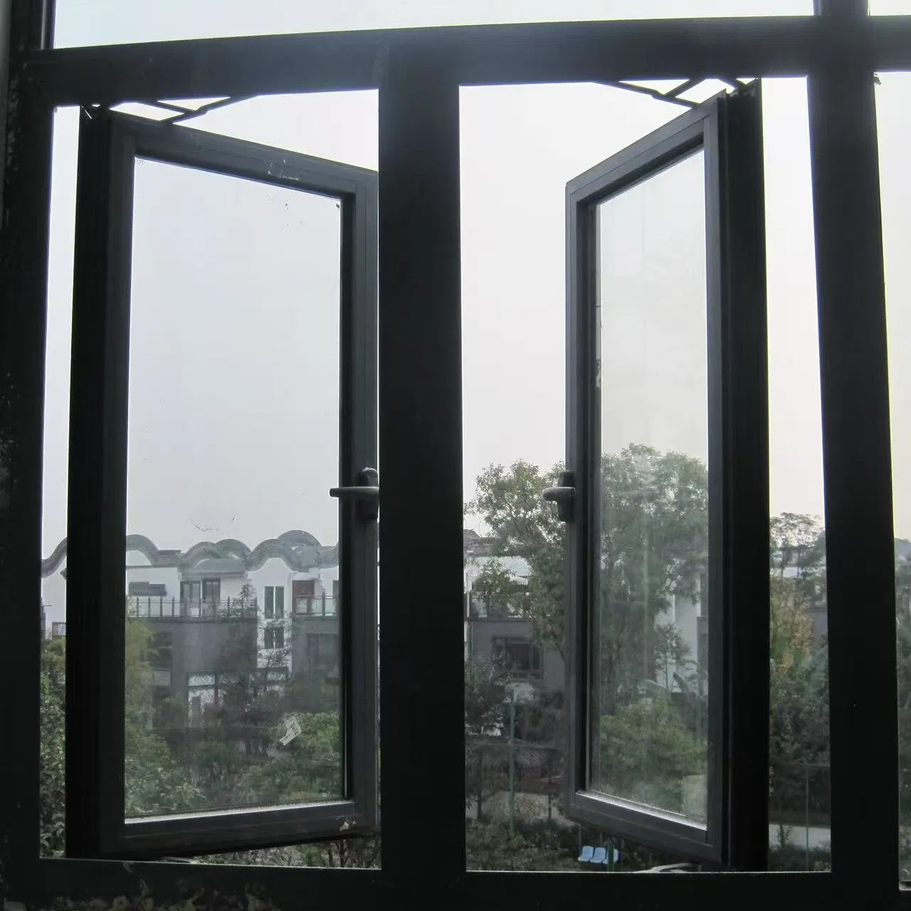 Ventana deslizante de aluminio de vidrio templado doble premium para uso comercial