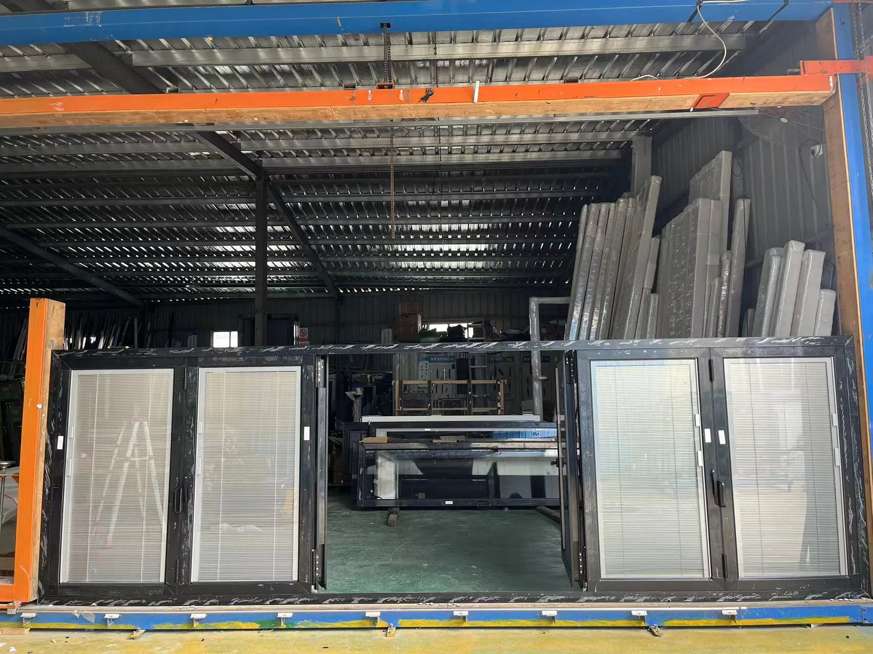 Parasol a Prueba de Viento Personalizado 6 Paneles de Ventanas Deslizantes de Aluminio para Balcón