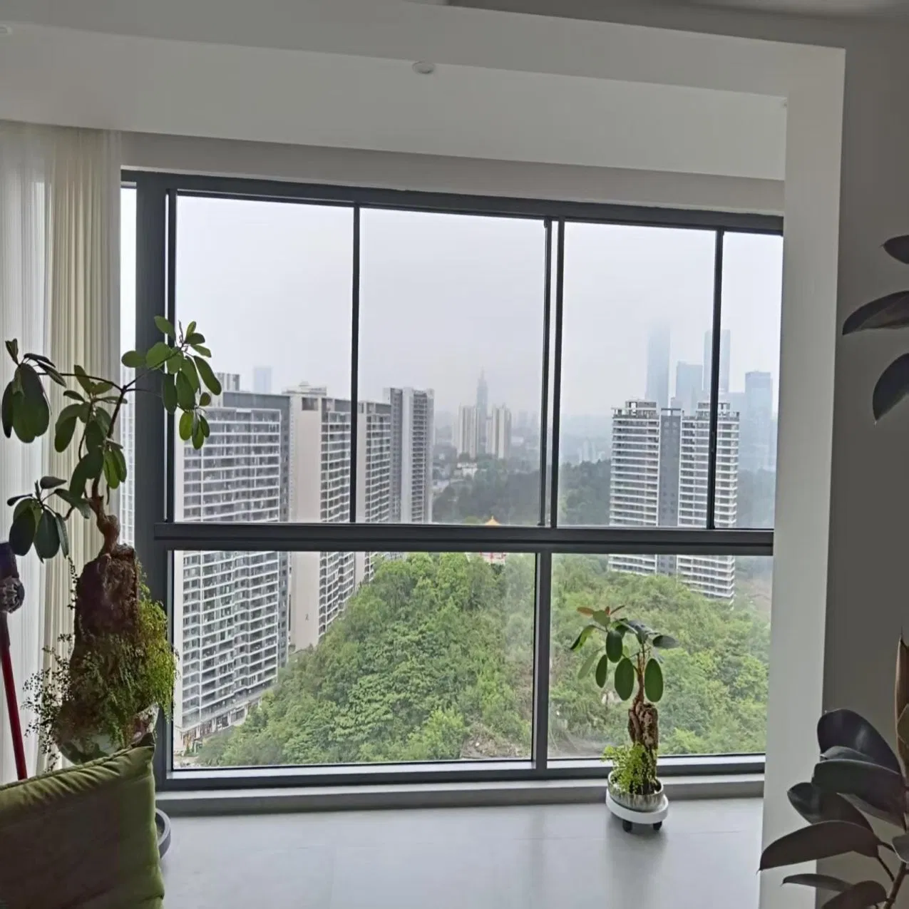 3. Ventanas deslizantes de vidrio triple acristalado de aleación de aluminio duraderas para cocina de concepto abierto