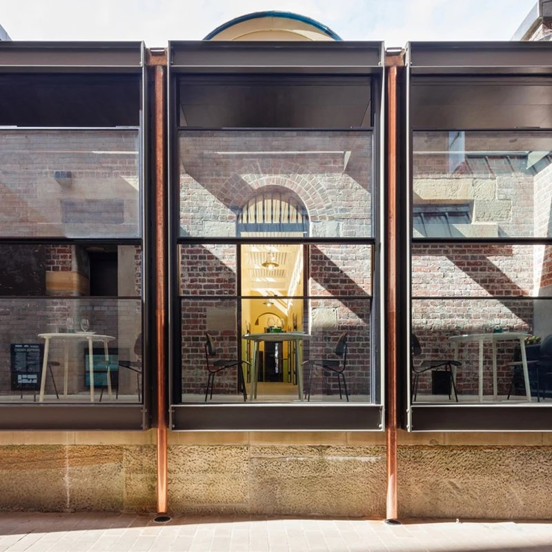 Ventana deslizante vertical eléctrica de aluminio comercial de tamaño personalizado con 5-Year garantía de vidrio templado doble acristalamiento