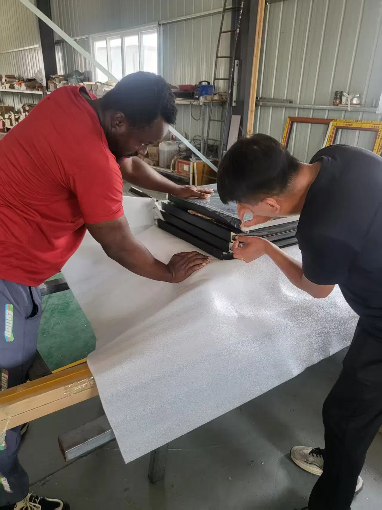 Ventanas deslizantes de aluminio de marco delgado retro para oficina industrial elegante