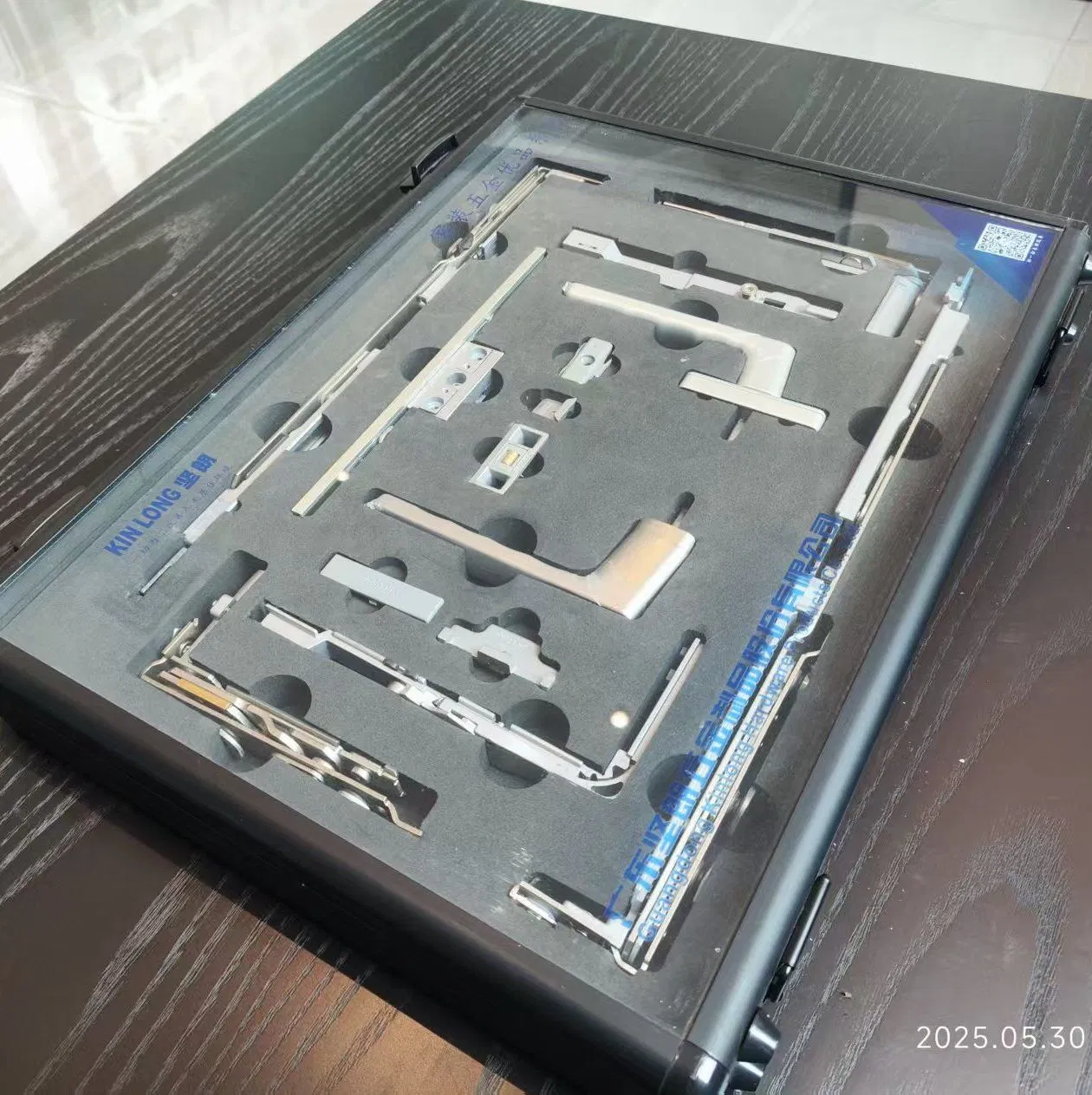Ventanas de deslizamiento horizontal de aluminio aleado, certificado de patente de fábrica, calidad de manija, hardware PA66 de aluminio templado
