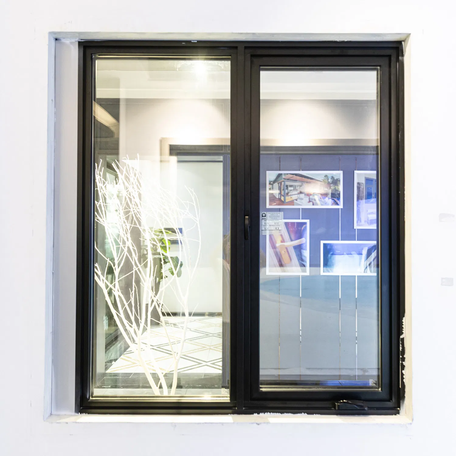 Ventana deslizante de aluminio con vidrio aislante relleno de gas argón y recubrimiento Low-E de tamaño personalizado