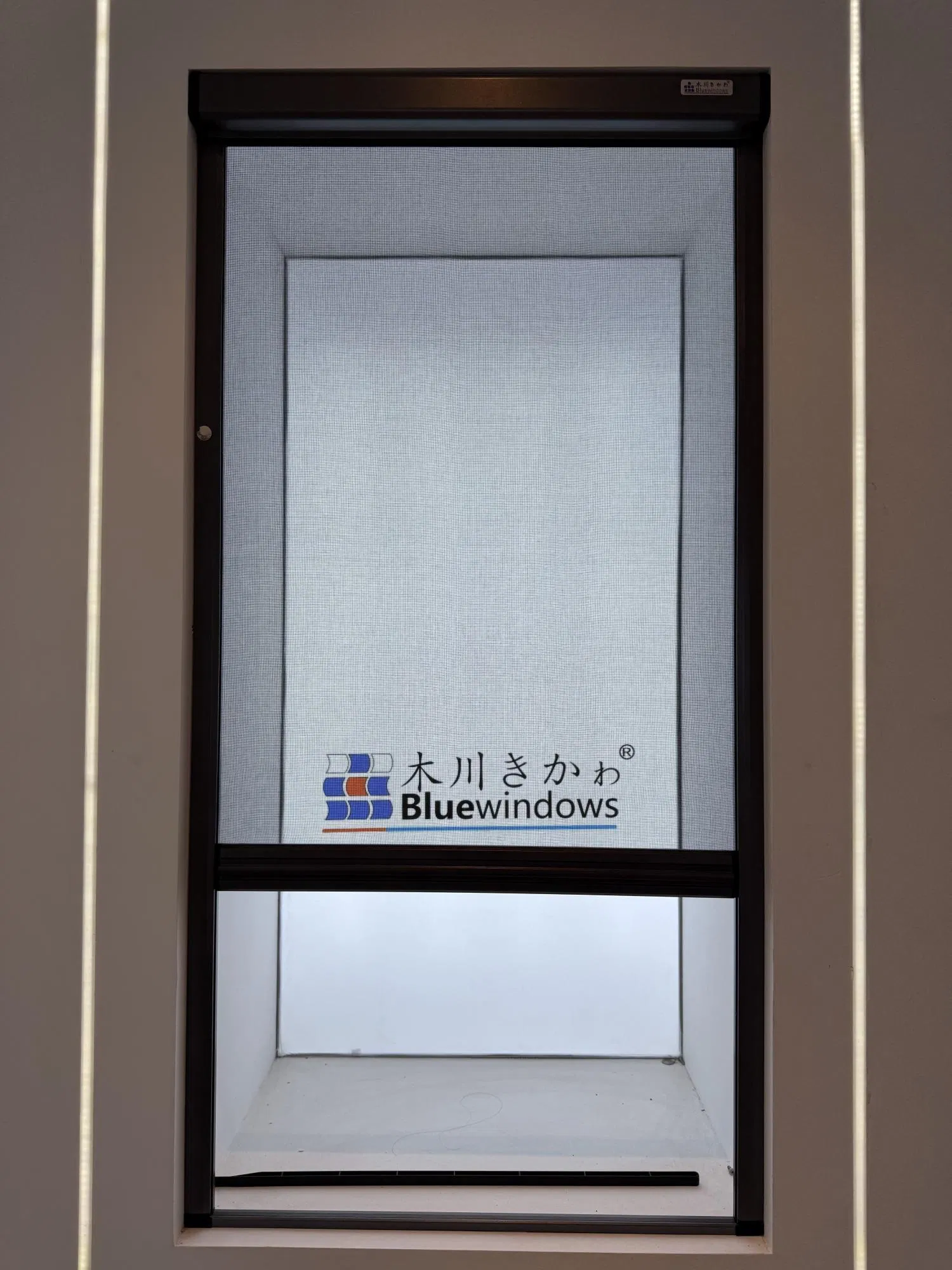 Pantalla deslizante universal sin marco que difunde la luz para ventanas en dormitorios residenciales