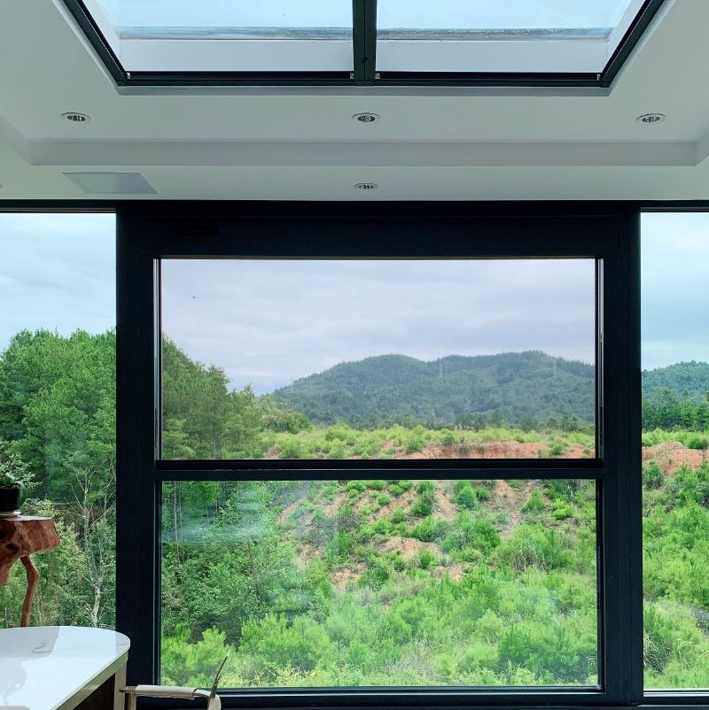 Ventana francesa deslizante vertical de aluminio térmicamente roto con control inteligente de doble acristalamiento para balcón, pérgola, hotel y casa