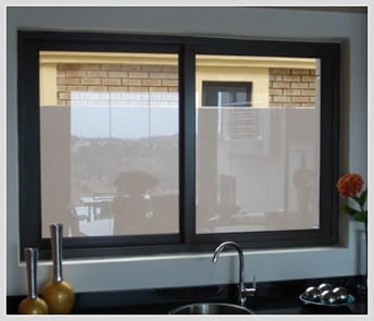 Aislante térmico persiana de aluminio con lamas, doble cristal, mosquitera, ventana americana con ruptura térmica, ventanas deslizantes