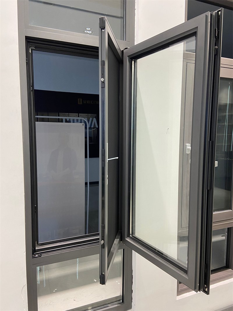 Precio de fábrica diseño simple aluminio vinilo resistente a huracanes doble acristalamiento oscilante abatible vidrio deslizante ventana de casement toldo