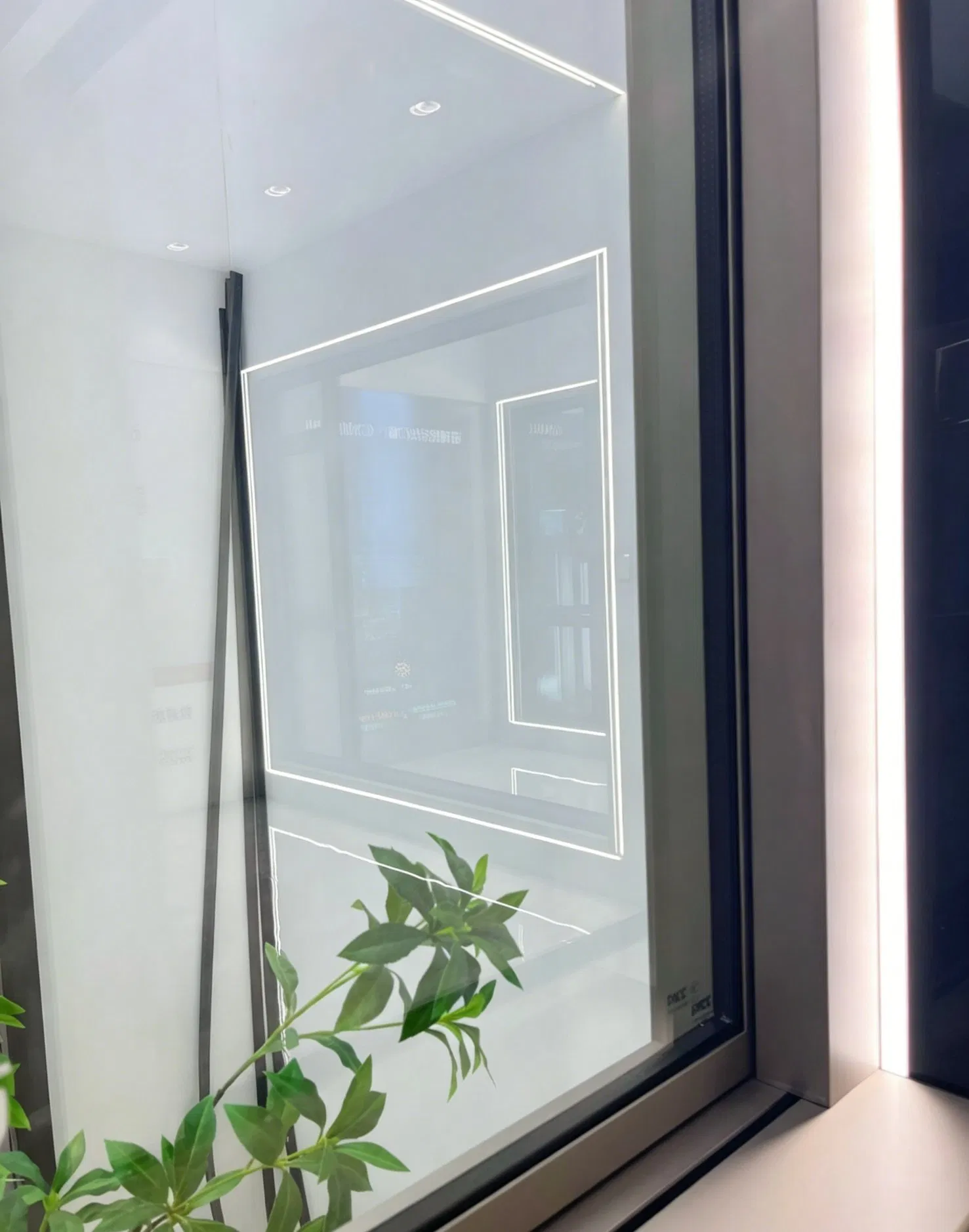 Ventana deslizante de aluminio ultradelgada contemporánea con mosquitera